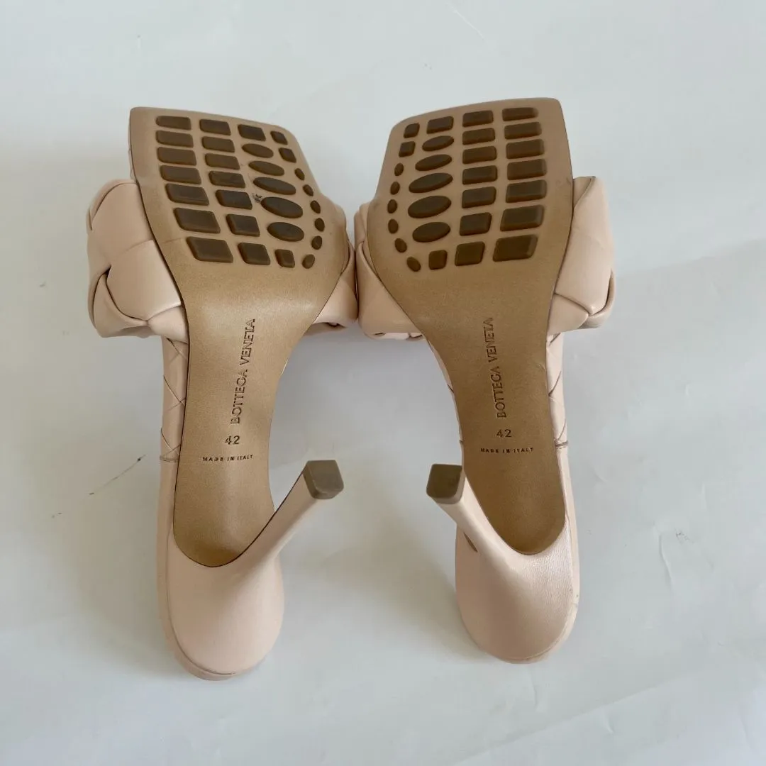 Bottega Veneta beige quilted leather lido slide sandals, 42