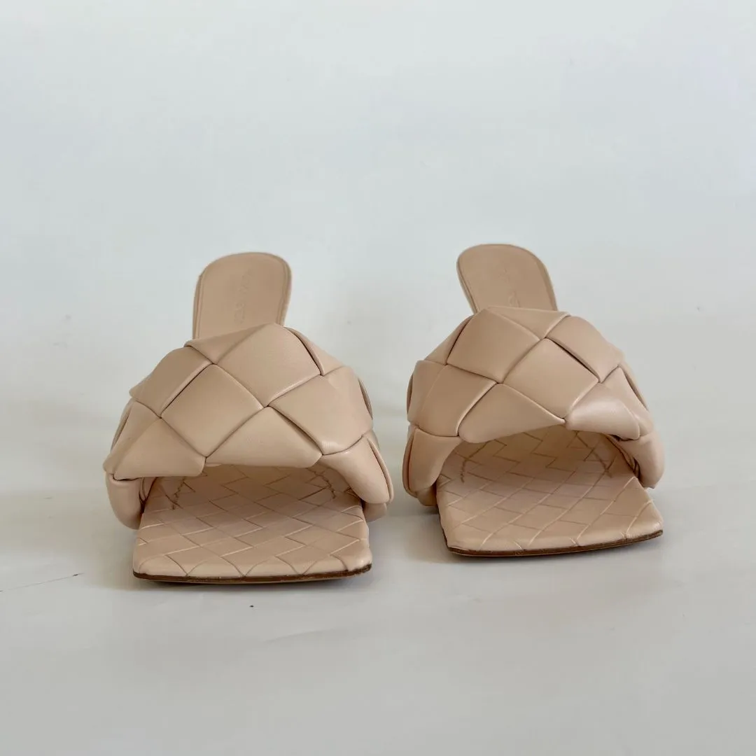 Bottega Veneta beige quilted leather lido slide sandals, 42