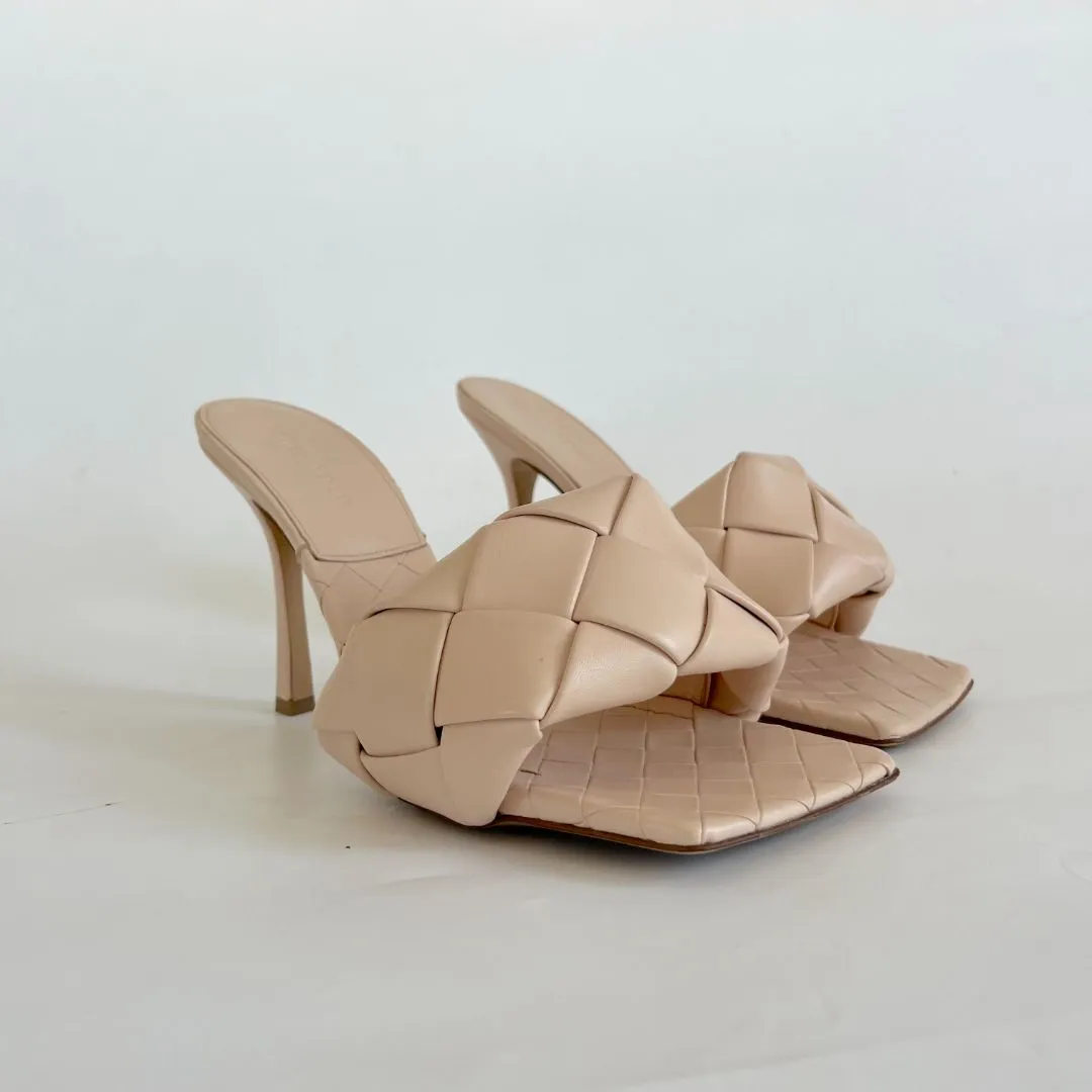 Bottega Veneta beige quilted leather lido slide sandals, 42