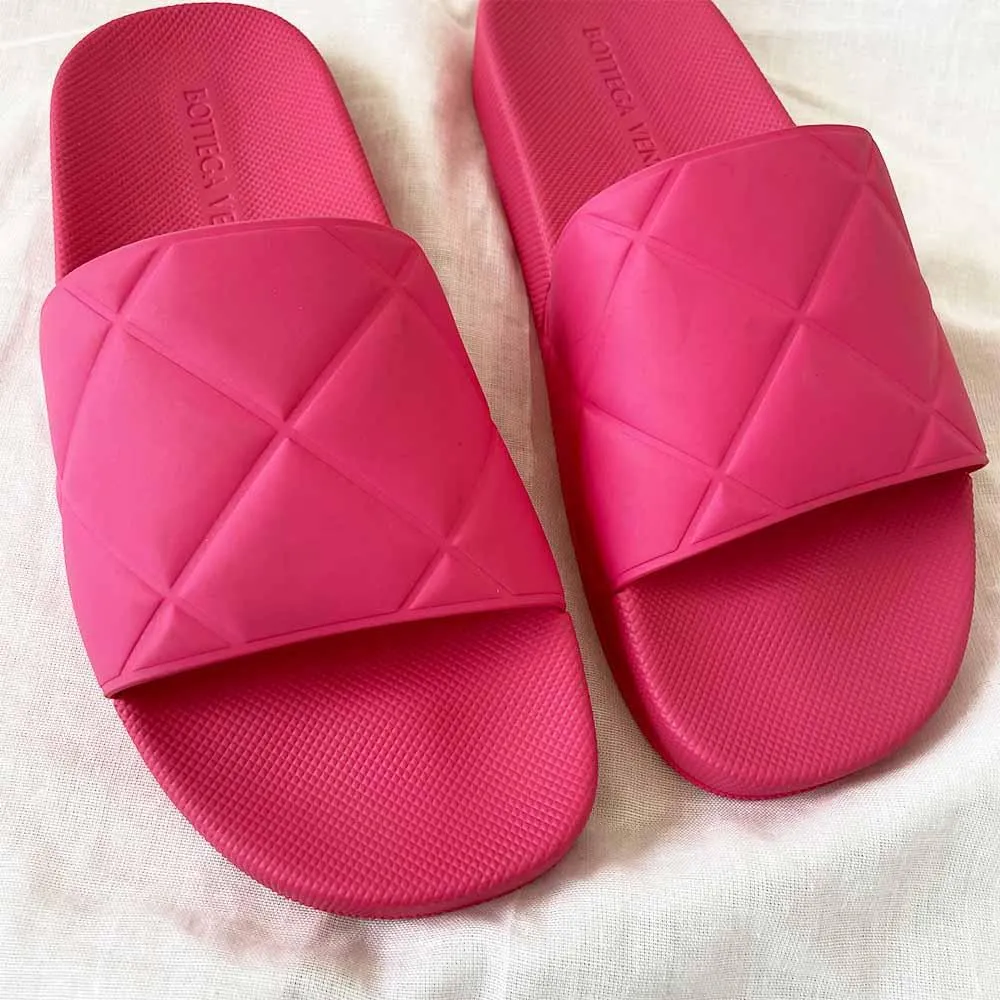 Bottega Veneta diamond-quilted slides, 39