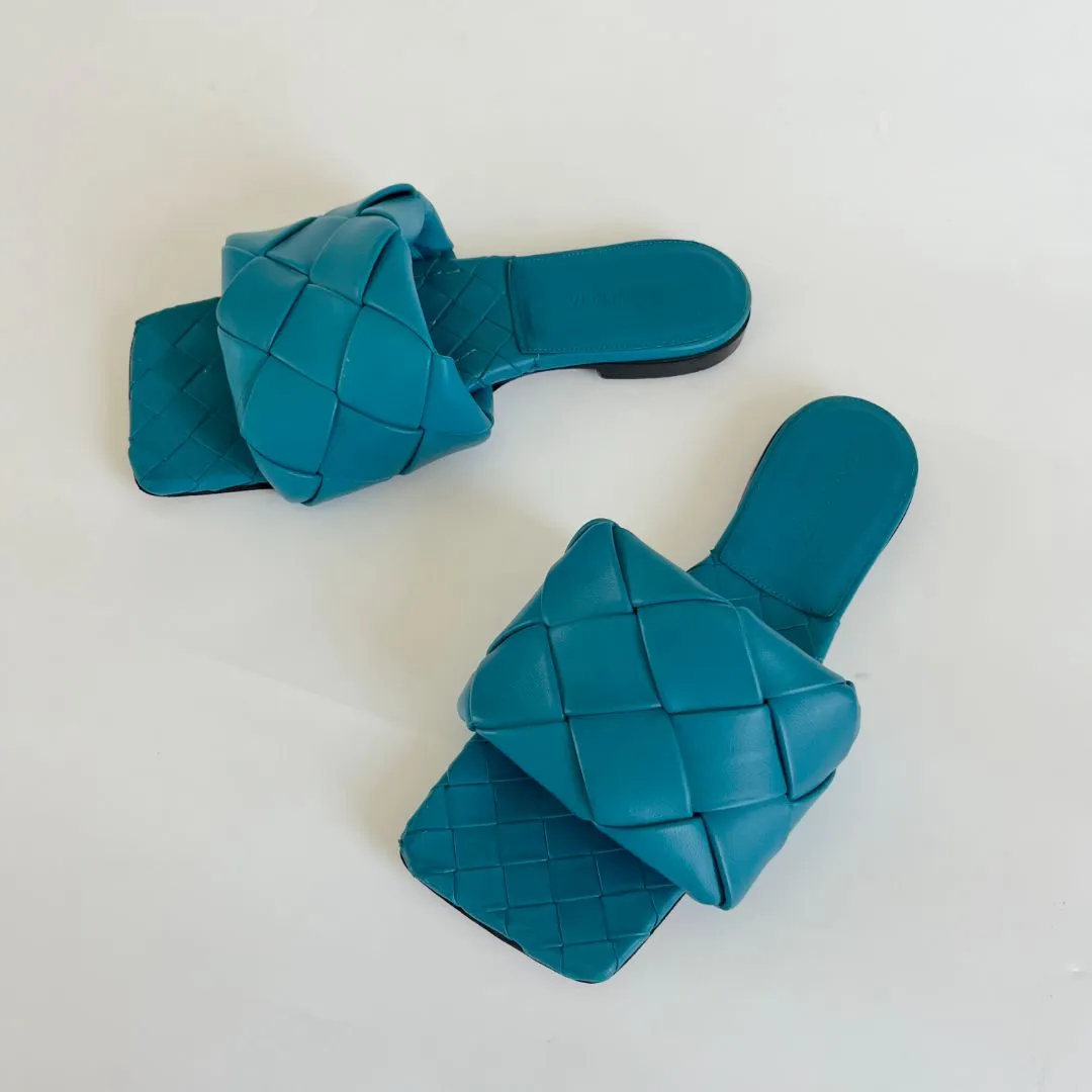 Bottega Veneta Lido flat quilted square sandals, 38