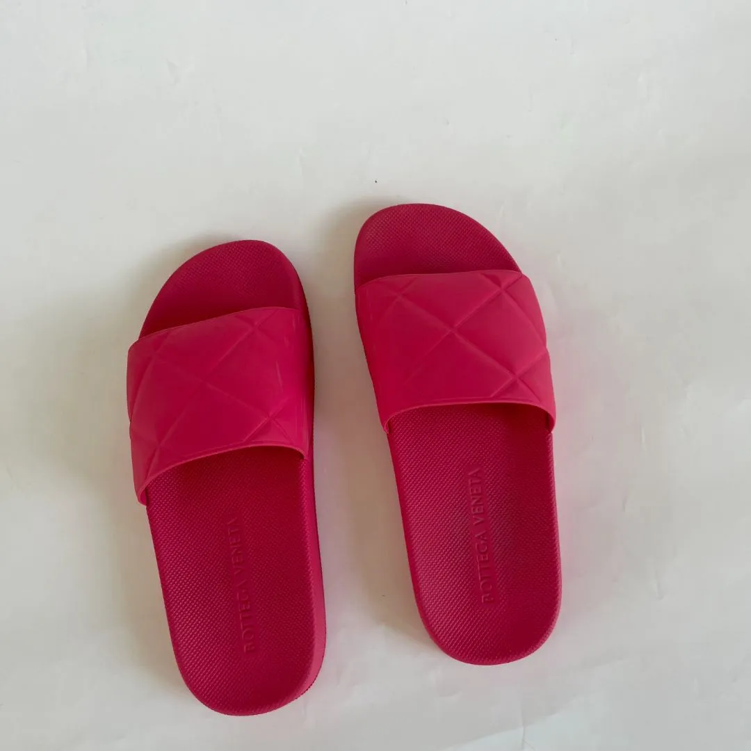Bottega Veneta Red Quilted Pool Slides, 39