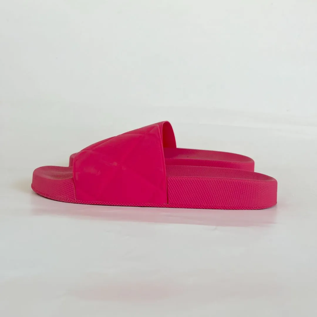 Bottega Veneta Red Quilted Pool Slides, 39