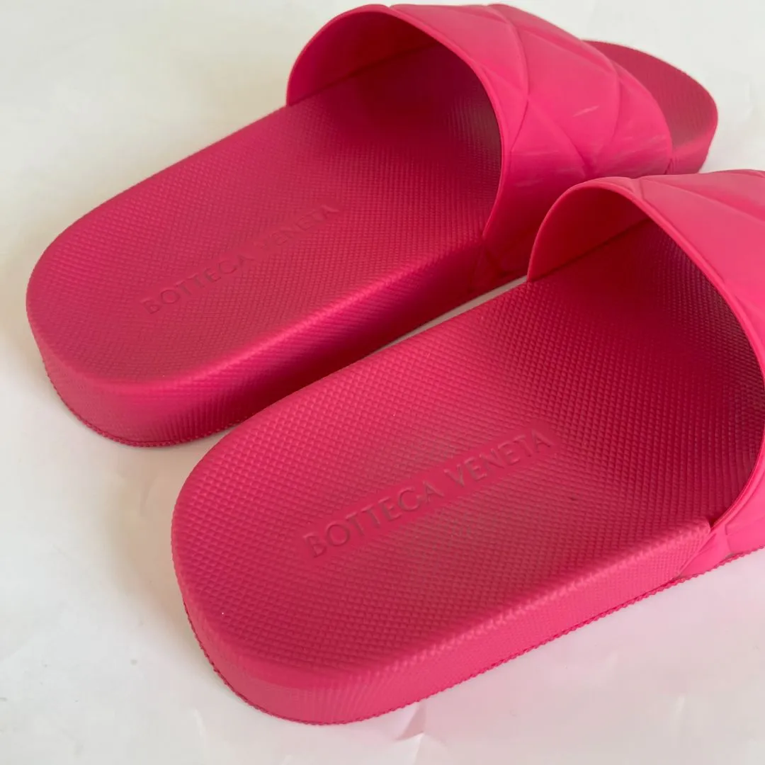 Bottega Veneta Red Quilted Pool Slides, 39